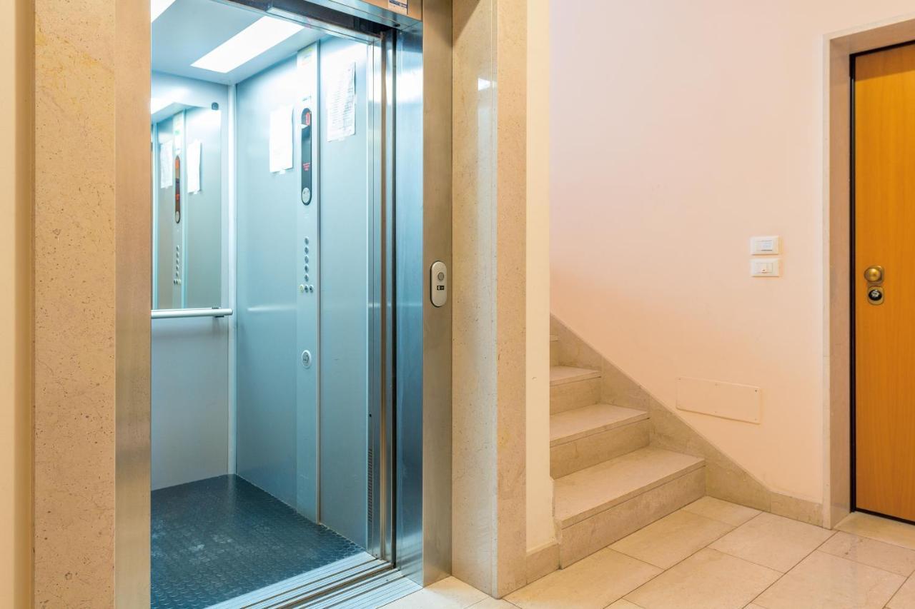 Goodstay Archimede Apartment ليتشي المظهر الخارجي الصورة